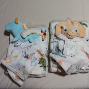 buybuy Baby Blanket Set with Dinosaur and Dragon